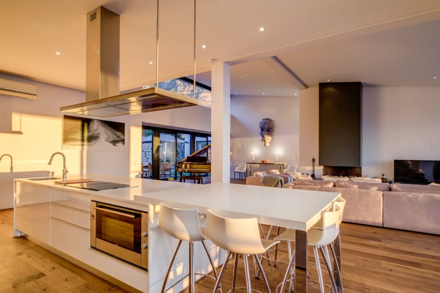 To Let 5 Bedroom Property for Rent in Camps Bay Western Cape